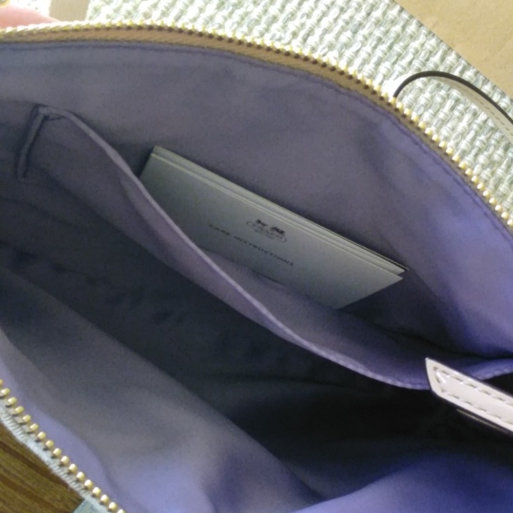 Rare Stunning Coach Beige/ Tan Signature Canvas Crossbody with Matching Wristlet - Picture 6 of 12